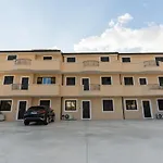 بيت للعطل Rupes House روشيلا لونيكا