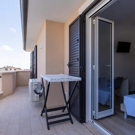 Rupes House Nyaraló