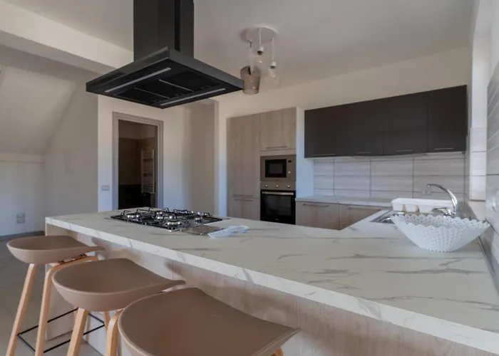 Rupes House * ロッチェッラ・イオーニカ