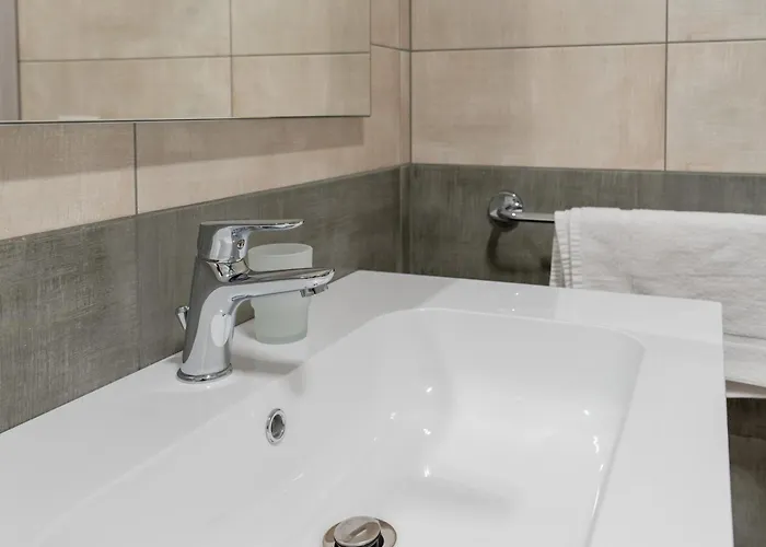 Rupes House * ロッチェッラ・イオーニカ