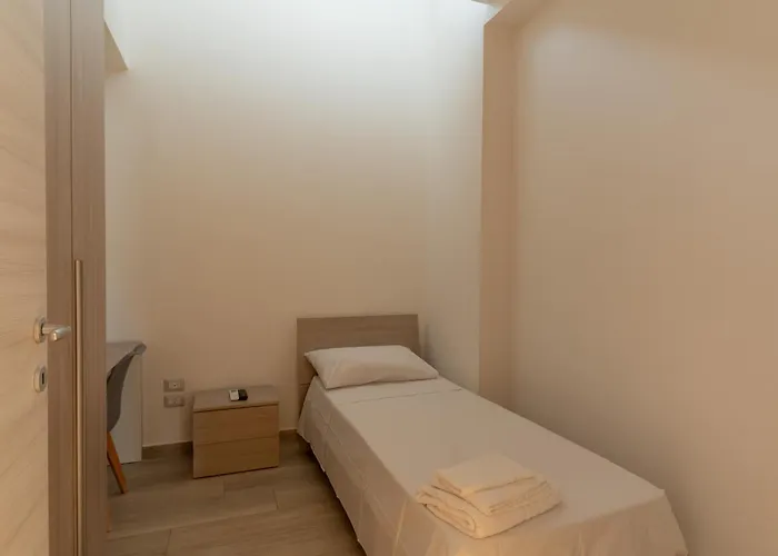 Rupes House ロッチェッラ・イオーニカ