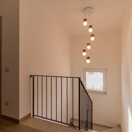 Rupes House بيت للعطل روشيلا لونيكا