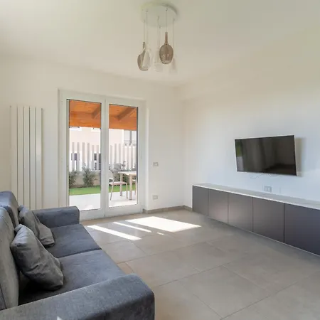 بيت للعطل Rupes House روشيلا لونيكا